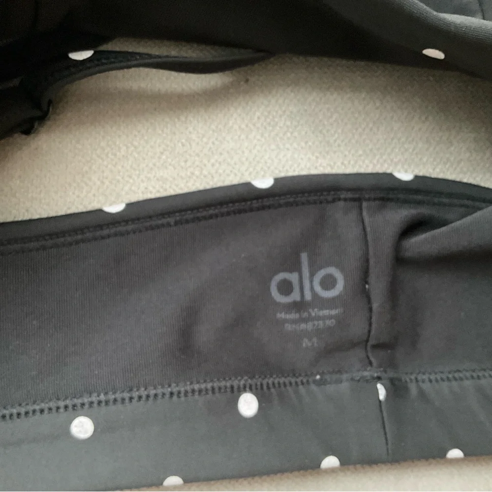 Alo Yoga Airlift Intrigue Polka Dot Bra Black/White M